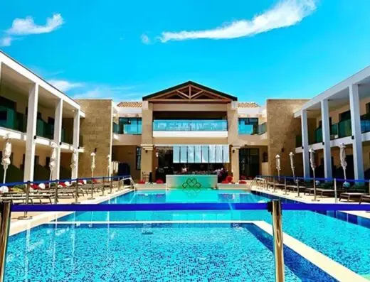 Mirror Hotel